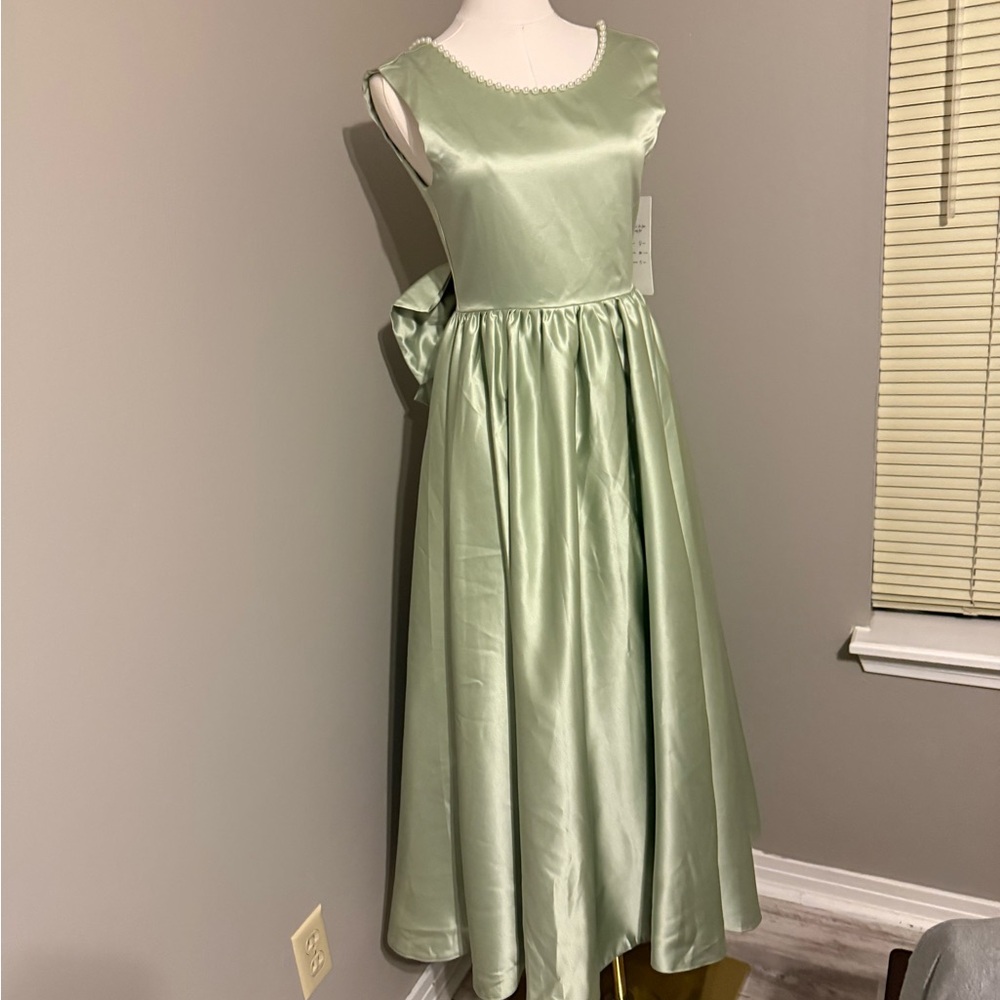 Elegant Green Kids Dress NWT